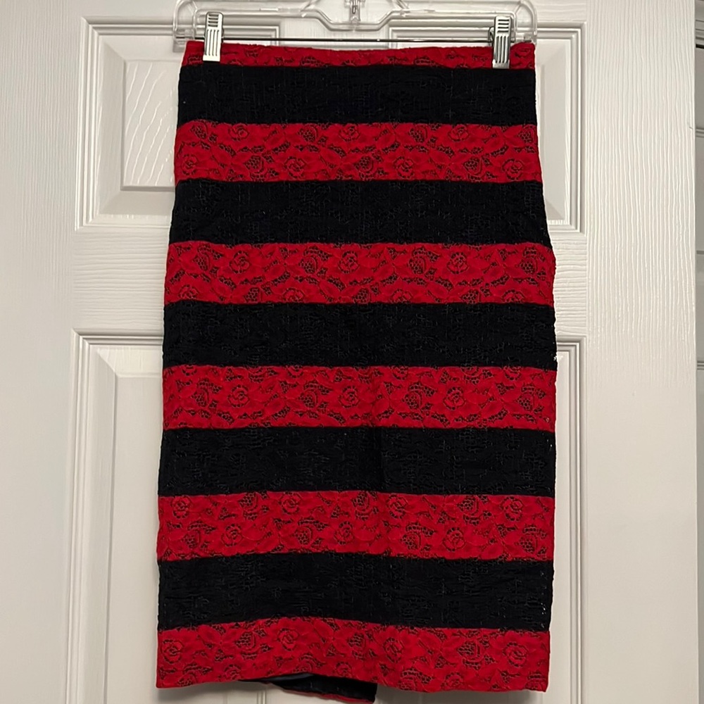 Lace pencil skirt